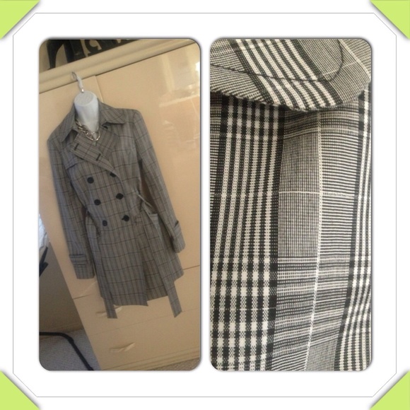 Belted Plaid Print Trench Coat️ w/Front Pockets. Too Cute For Words! - Picture 4 of 4